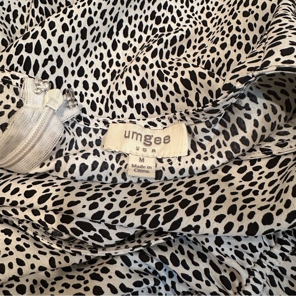 Umgee Women's Black and White Patterned Romper - Picture 3 of 4